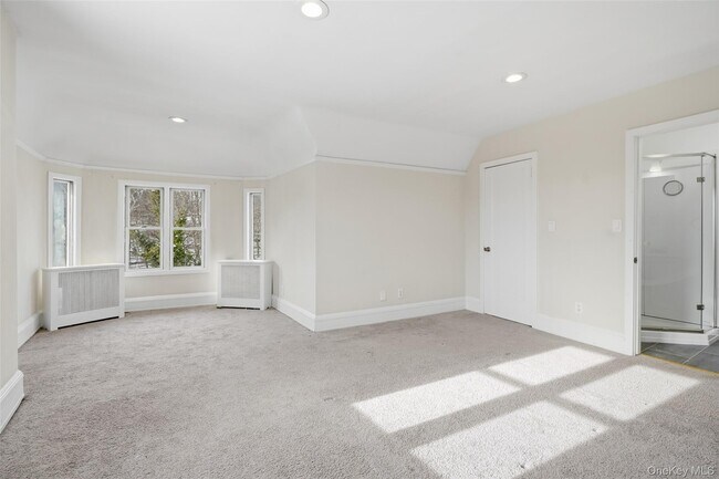 Building Photo - 220-20 Garth Rd