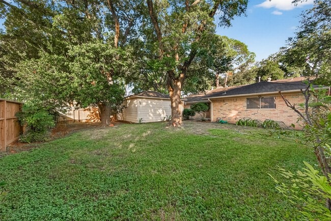 Building Photo - 9602 S Petersham Dr