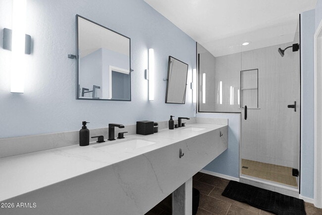 Building Photo - 1024 E Frye Rd