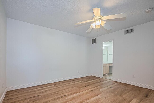 Building Photo - 2750 Holly Hall St