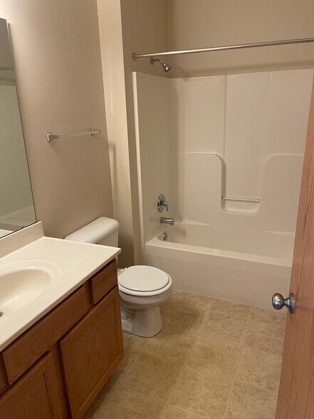 Building Photo - 5513 Sandhutton Ct