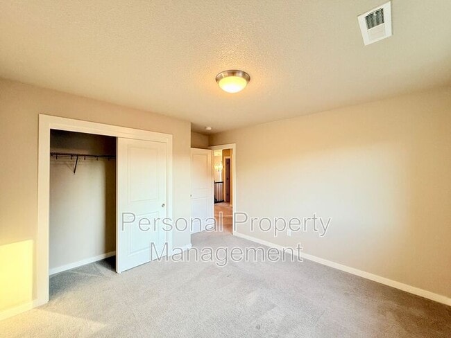 Building Photo - 15601 NE 107th St