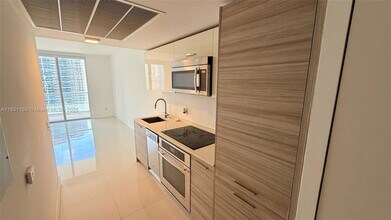 Building Photo - 1300 Brickell Ave