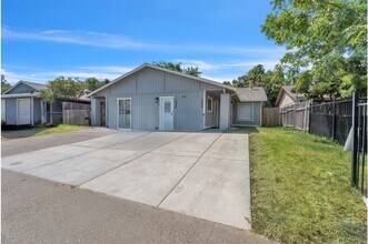 Building Photo - 3944-3944 Renick Way