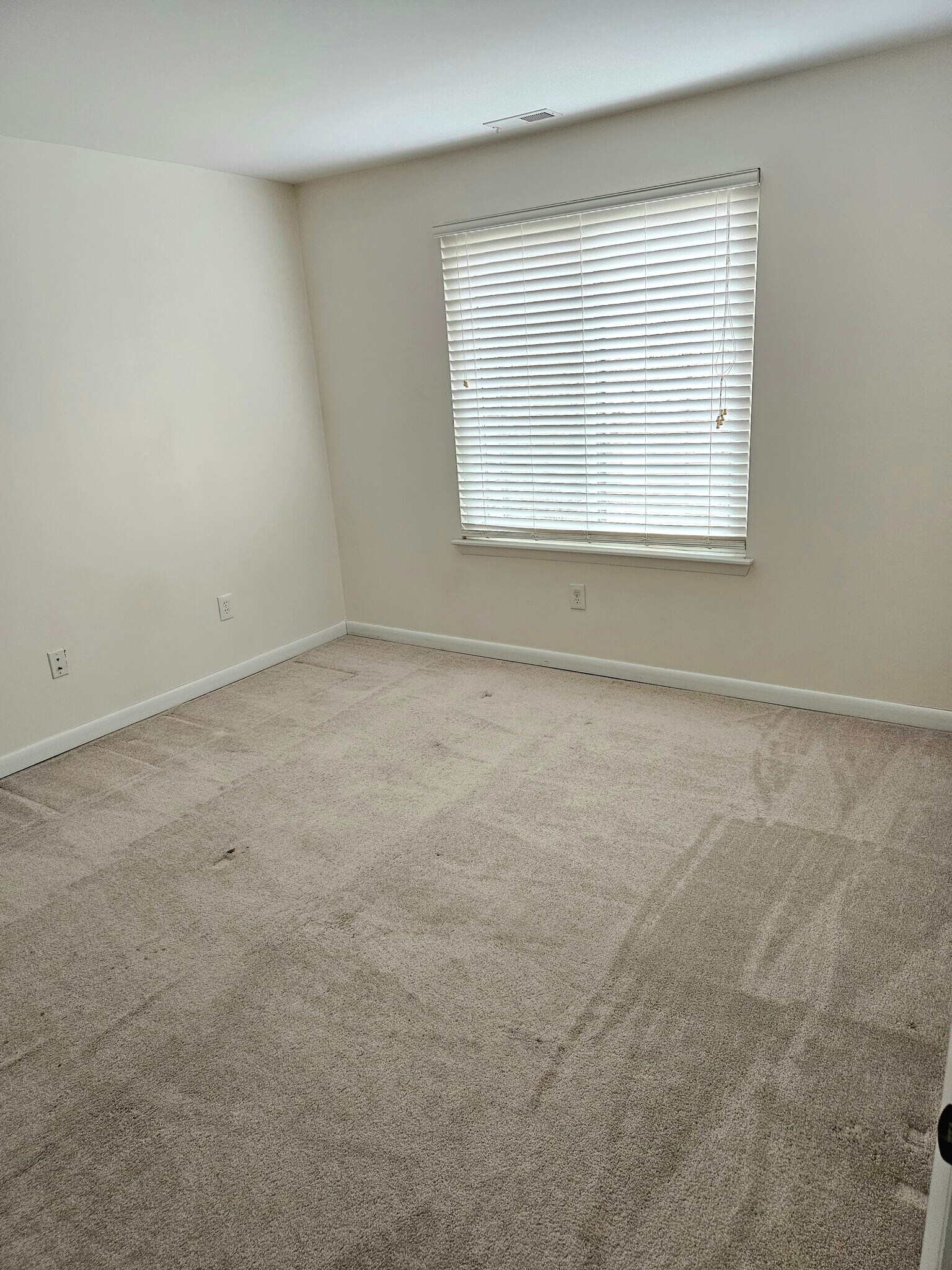 Building Photo - 4711B Dunbarton Rd