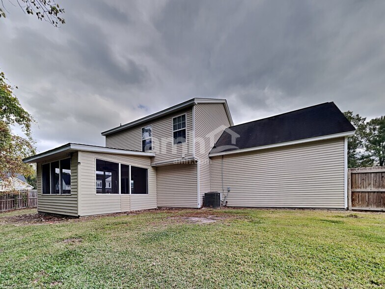 Building Photo - 100 Bill Park Dr