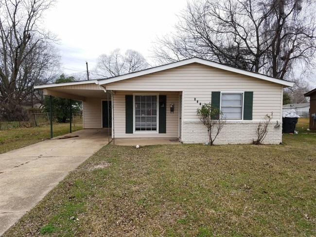 Primary Photo - 3015 Shed Rd