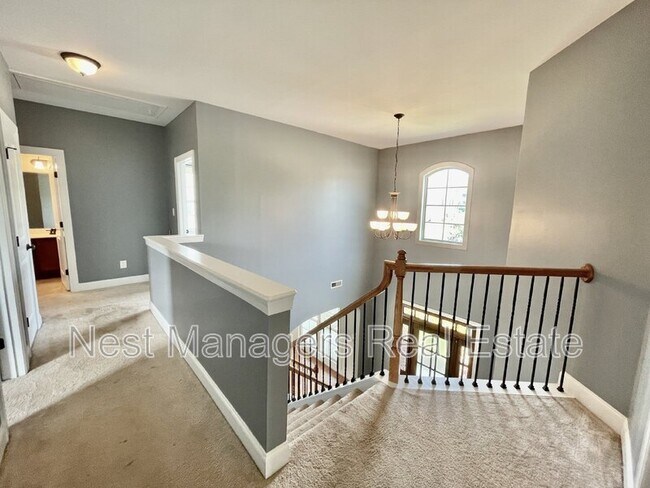 Building Photo - 4033 Hunting Path Dr