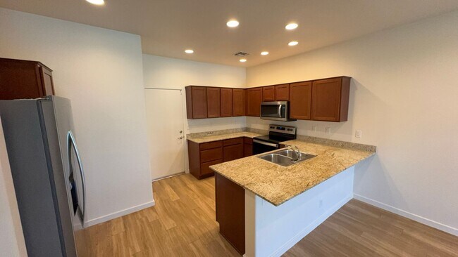 Building Photo - 2350 S Olivewood