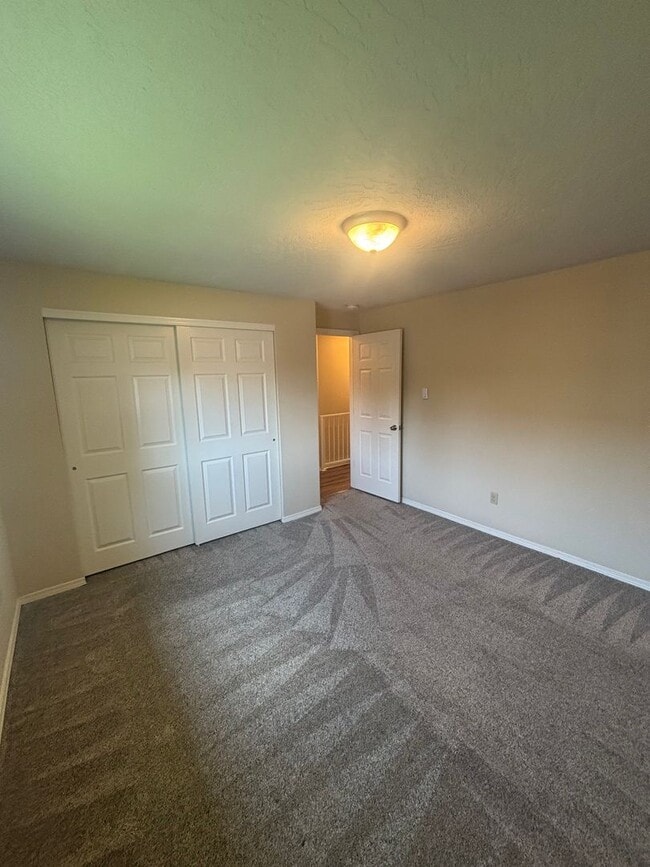 Building Photo - Beautiful Townhouse on 13th Street
