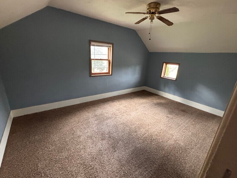 Building Photo - 3055 N 6th St