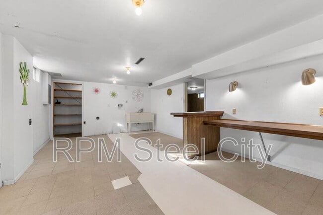 Building Photo - 61 University Cir