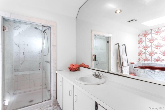 Building Photo - 6 Strathmore Ct