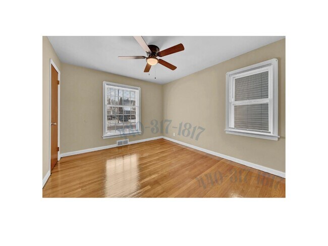 Building Photo - 6903 Thornton Dr