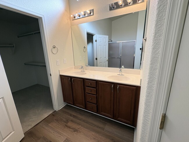 Building Photo - 1870 E Purple Martin Ln