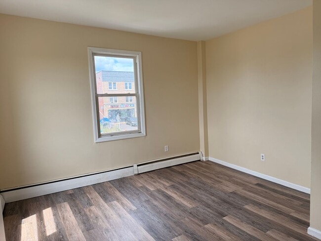 Building Photo - 476 Wethersfield Ave