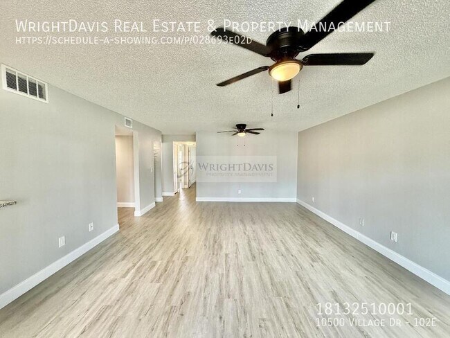 Building Photo - 10500 Village Dr