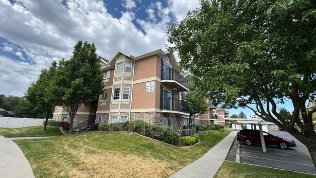 Building Photo - 1617 W Treille Ct