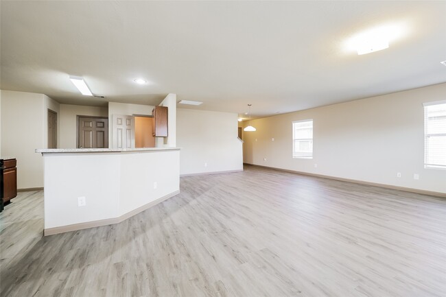 Building Photo - 2451 Peterborough Way