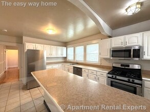 Building Photo - 441 Broadway