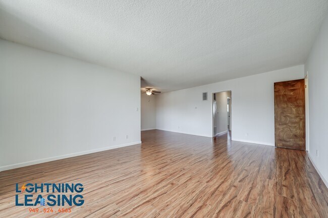 Building Photo - 17348 Burbank Blvd