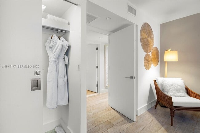 Building Photo - 102 24th St