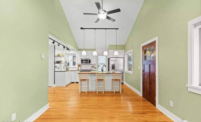 Building Photo - Downtown Bozeman Bungalow - 3 Bed | 2 Bath | Fully Renovated