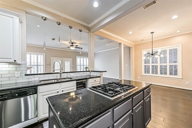 Building Photo - 5453 Fairdale Ln