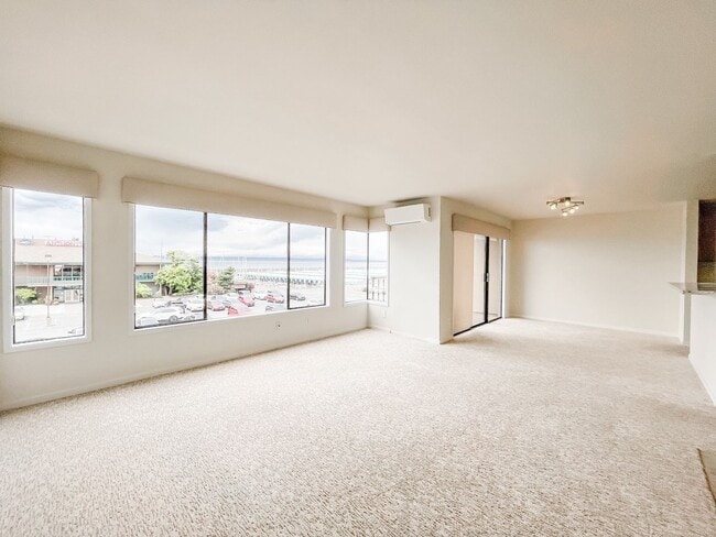 Building Photo - MARINER MANOR IS A PEACEFUL SOUND VIEW CONDO