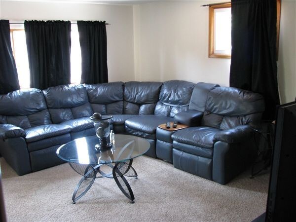 Building Photo - 2 br, 1 bath 4plex - 850 Houseman Upper