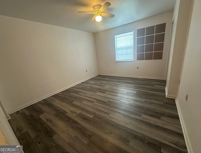 Building Photo - 520 Chateau Cir