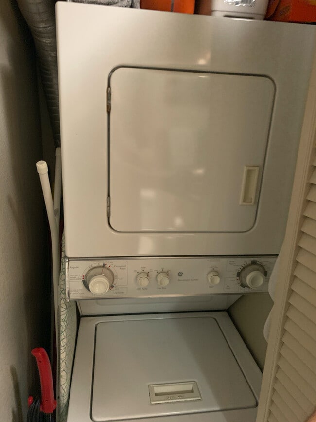 Building Photo - 777 Sixth Ave