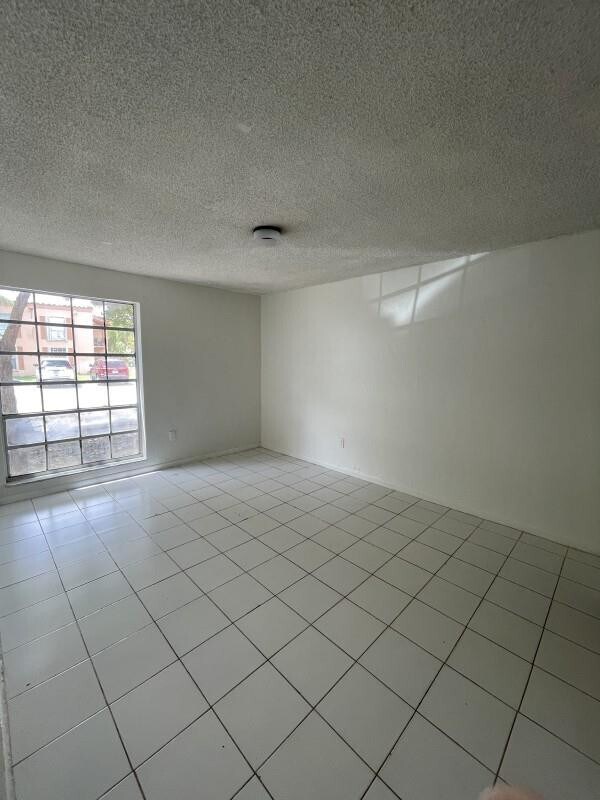 Building Photo - 7110 Fairway Dr