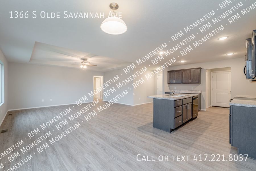 Building Photo - 1366 S Olde Savannah Ave
