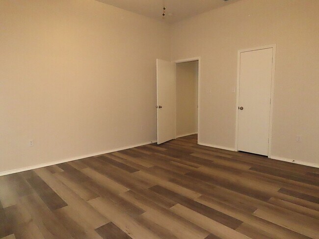 Building Photo - Beautiful 3 Bedroom, 2 Bath Home in Flint!