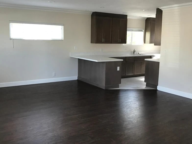 Building Photo - 6450 W 84th Pl