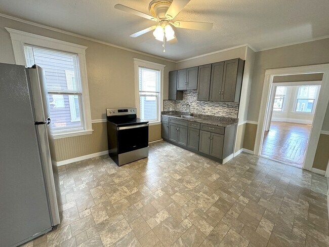 Building Photo - 144 Bridge St