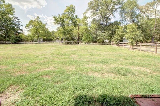 Building Photo - 26148 Avenue E