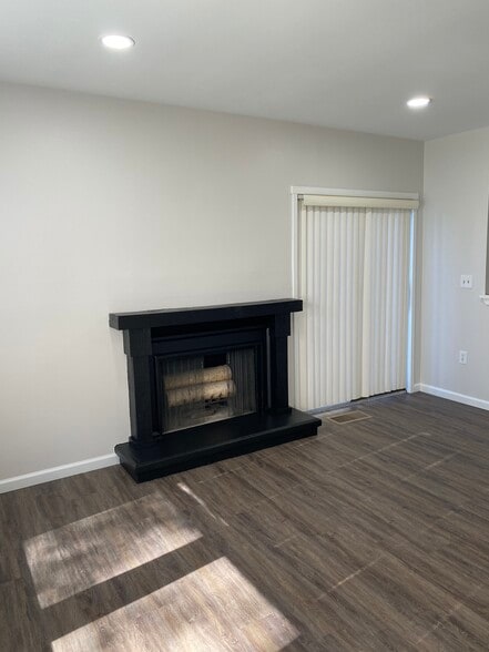Building Photo - 20 Chestnut Dr