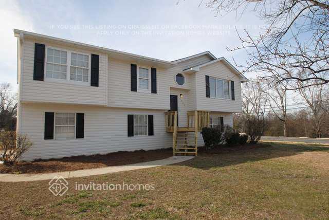 Building Photo - 1940 Winners Cir