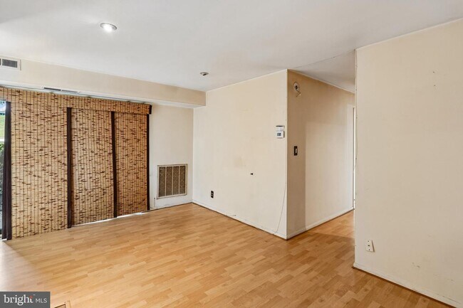 Building Photo - 6005 Majors Ln