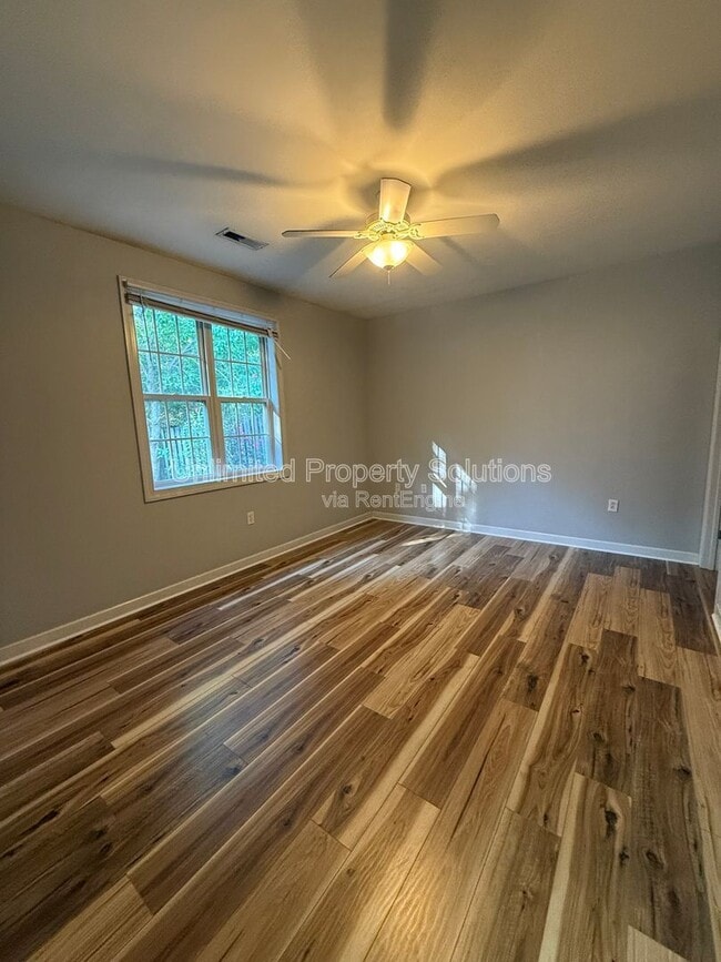 Building Photo - 5220 Christian Dr