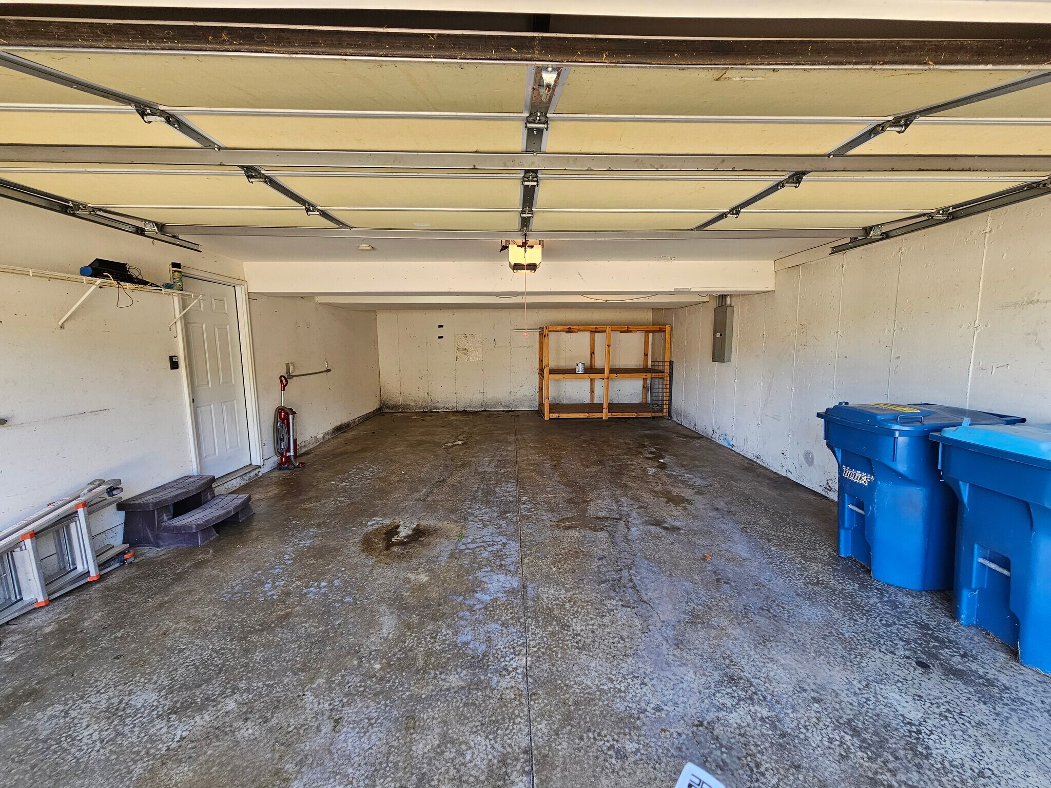 Building Photo - 127 Bayfield Dr