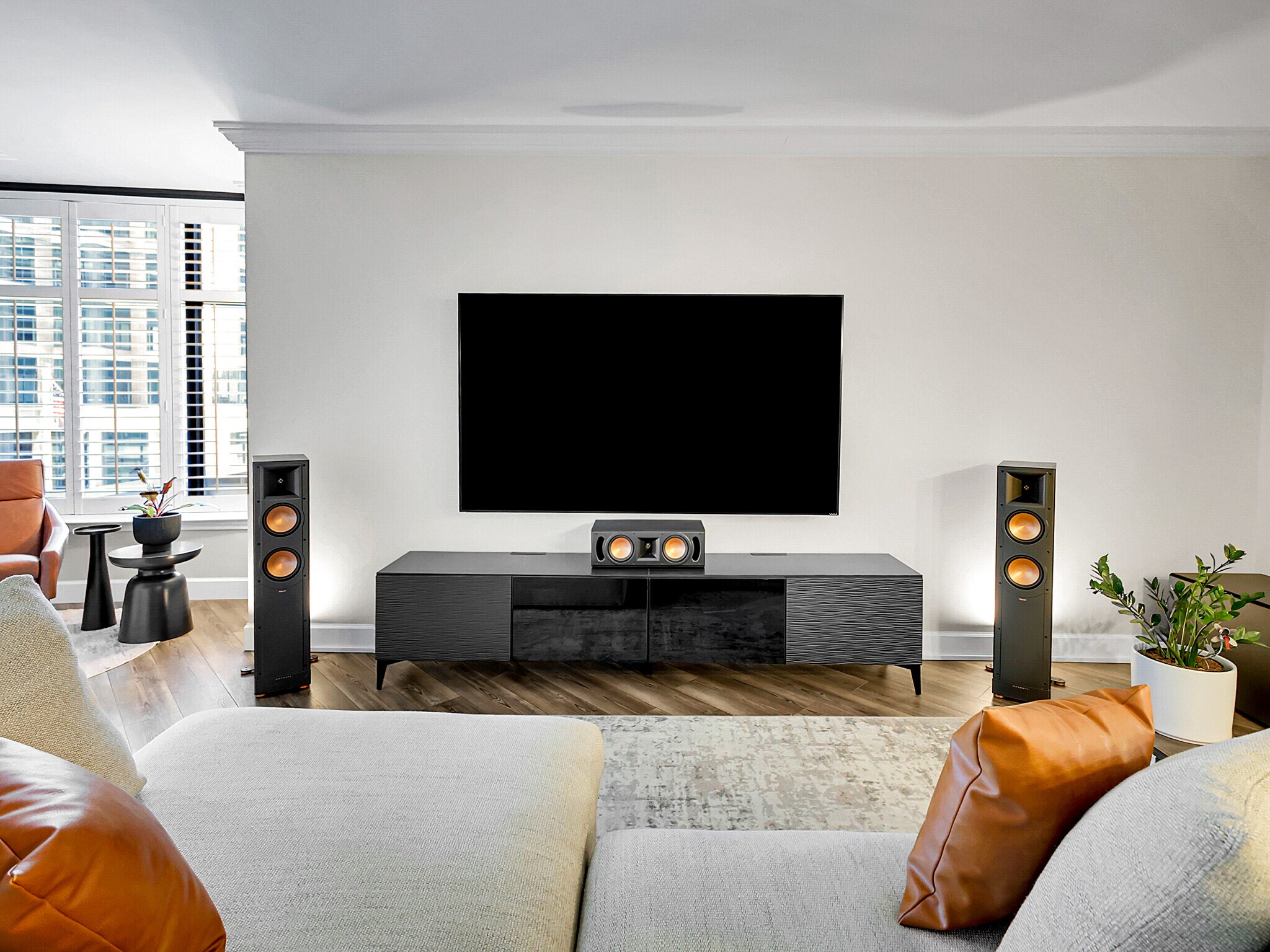 Building Photo - 8100 E Union Ave