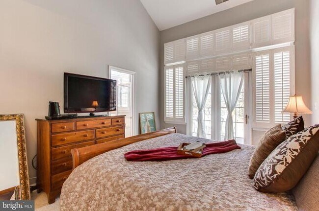 Building Photo - 7021 Haycock Rd