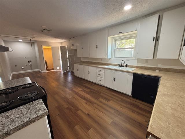 Building Photo - 7406 Llano Ave