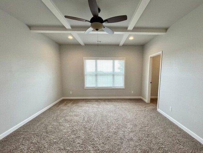 Building Photo - Executive Style Home in Grand Mere