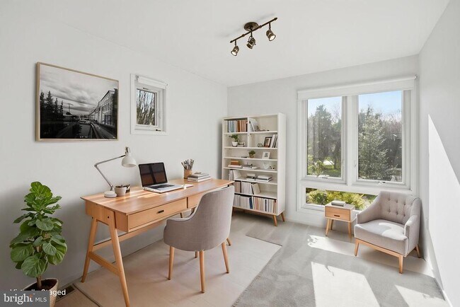 Building Photo - 1 Springer Ct