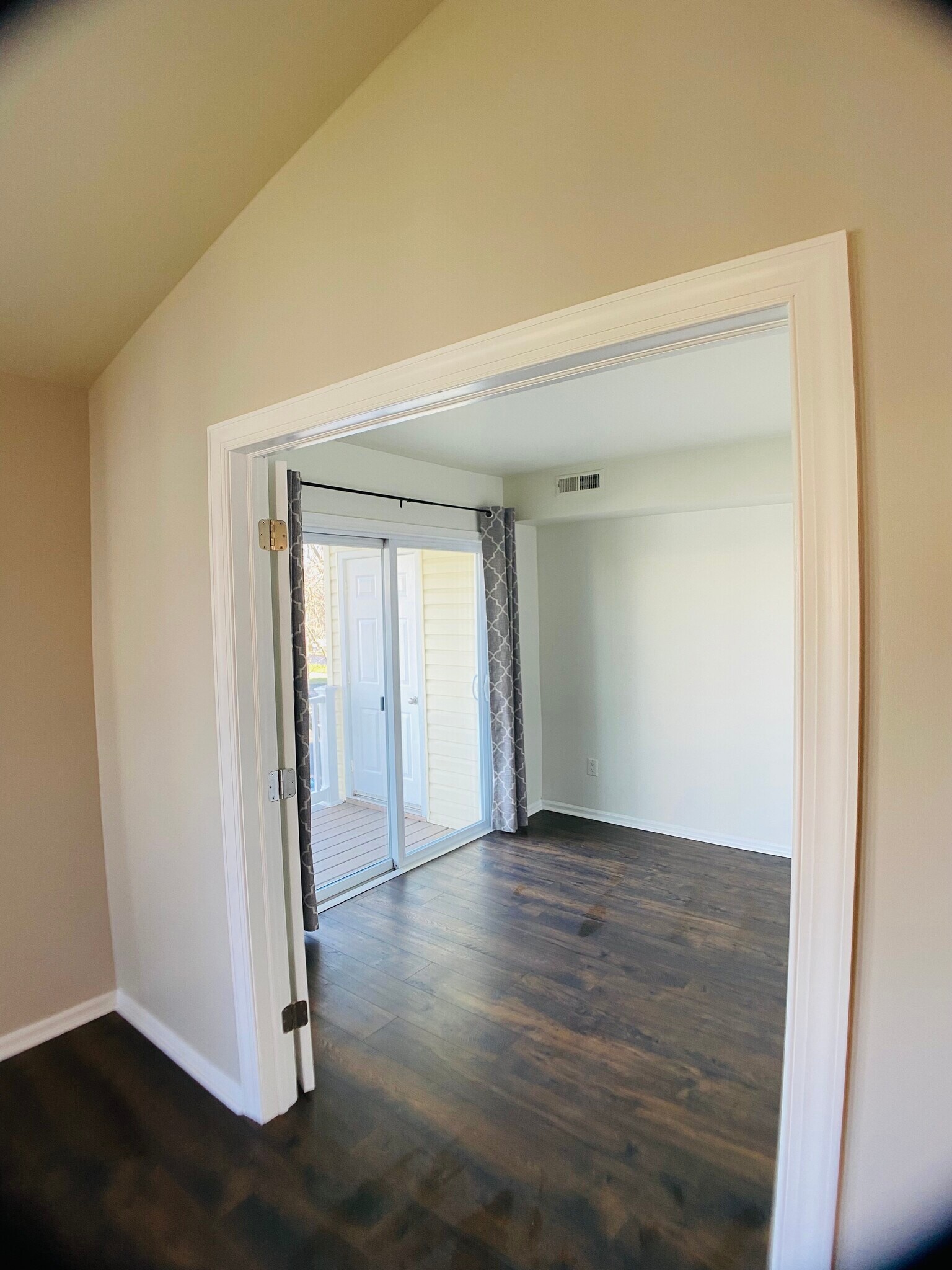 Building Photo - 305 Shepherds Way