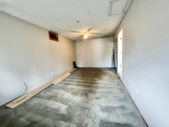 Building Photo - Charming 3-Bed Home with Foothills Views i...